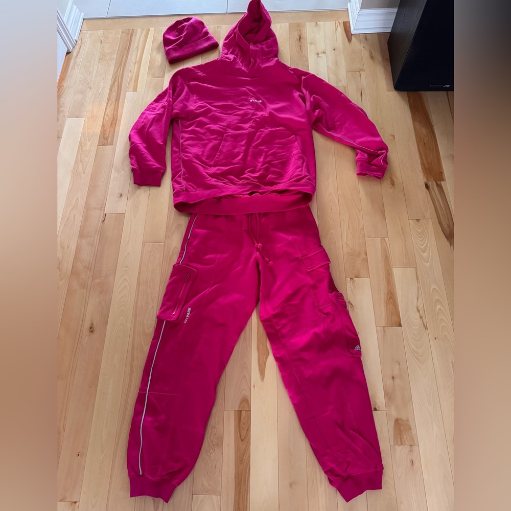 Adidas Ivy Parks Oversized Hoodie & Cargo Pants Set
